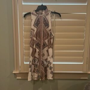 sleeveless pattern dress
